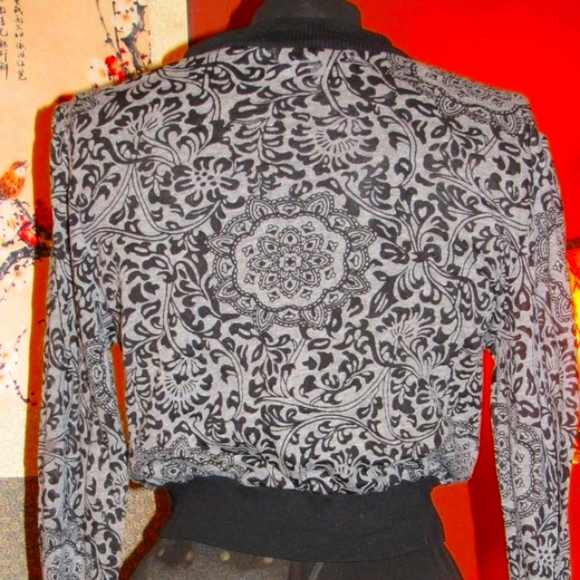🖤 Stellar Dark Grey & Black Floral Abstract Crop Jacket - LJ - Picture 3 of 8